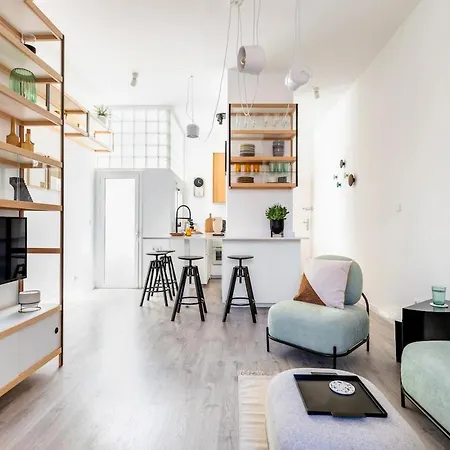 公寓 Attic Oasis With Terrace