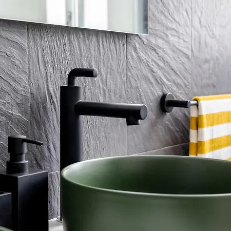 公寓 Attic Oasis With Terrace