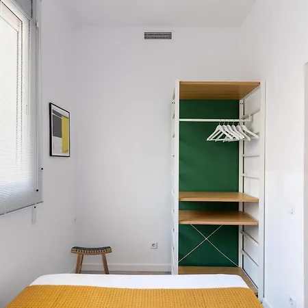 דירה Attic Oasis With Terrace