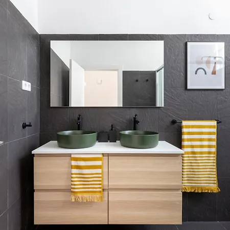 Attic Oasis With Terrace דירה *